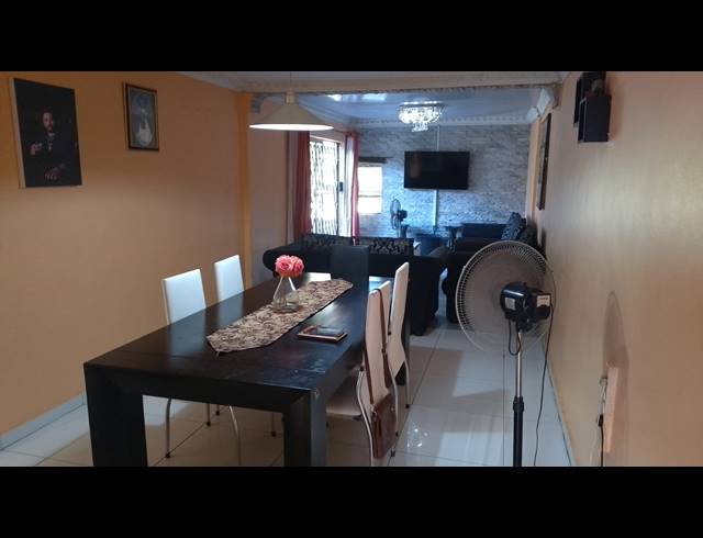 3 BEDROOM SEMI DETACHED FOR SALE IN STONEBRIDGE